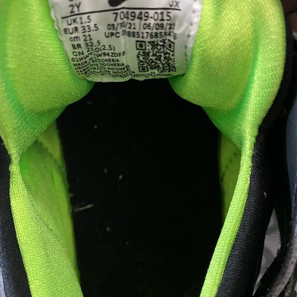 Boys Nike sneakers - Picture 5 of 11